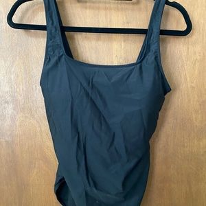 A Pea in the Pod Maternity Swim Suit M
